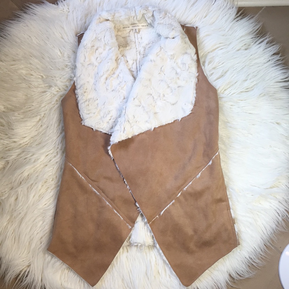 Shearling Vest - Picture 5 of 7